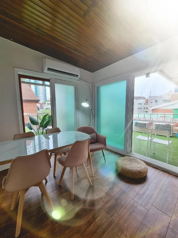 Hongdae Sky View Private Roof Garden House 2Br 2Qb 1Ssb Free Wifi Starbucks Capsule 외국인전용 Villa Seoul