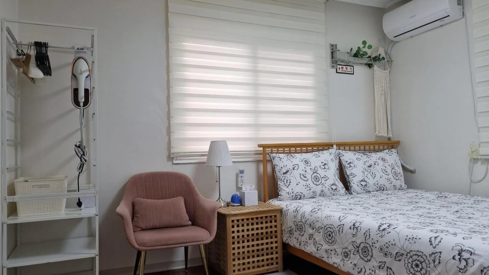 Hongdae Sky View Private Roof Garden House 2Br 2Qb 1Ssb Free Wifi Starbucks Capsule 외국인전용 Villa Seoul